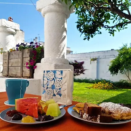 Residenza Celeste 3* Алецио